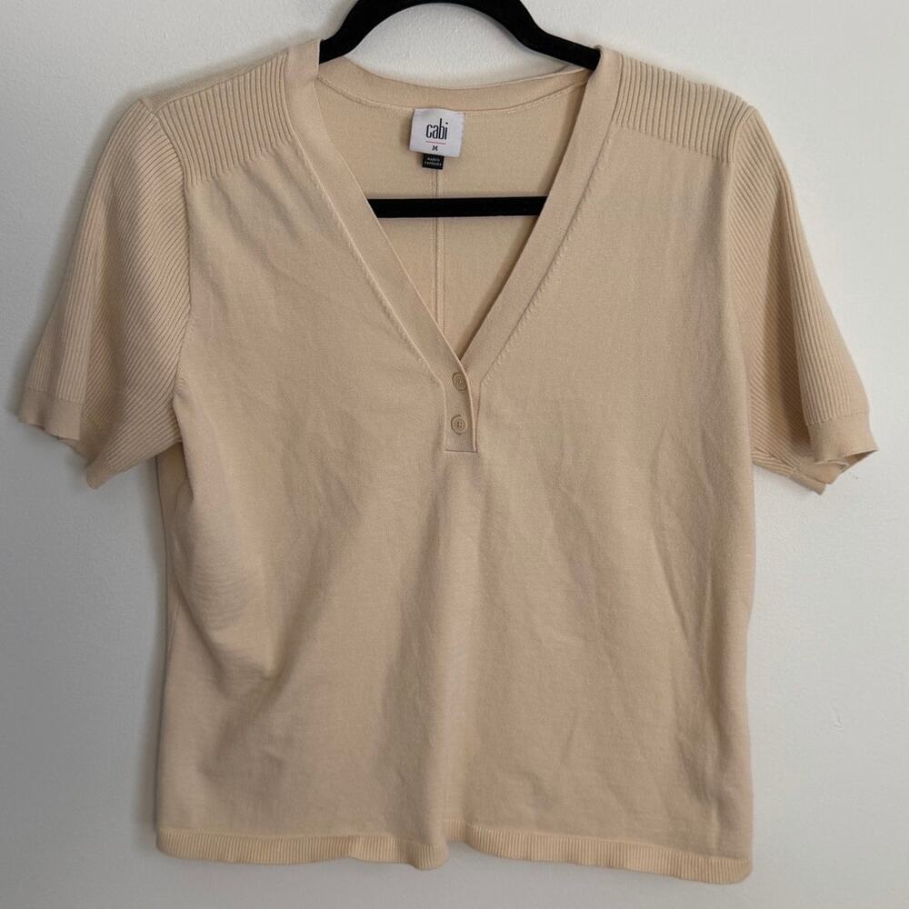 Cabi Vneck short sleeve cream sweater size medium